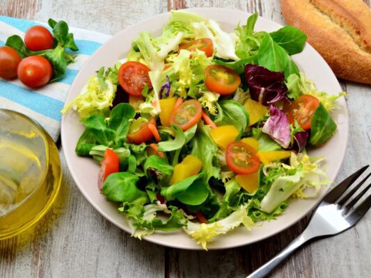 memilih-salad-sehat